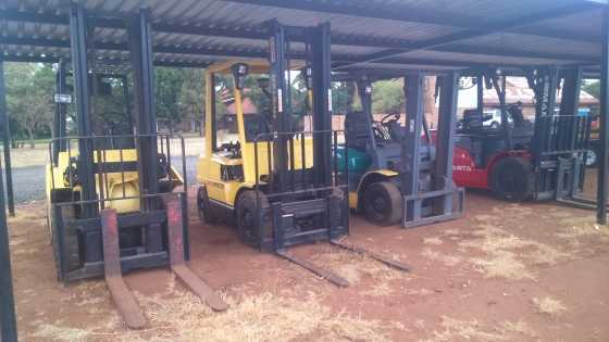 HYSTER 2.5 TON FORKLIFT