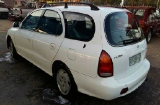 hyundai elantra.1.8 stashanwagen