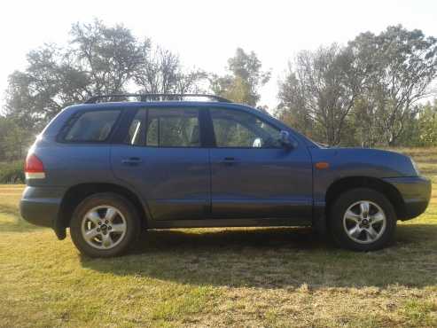 Hyundai Santa Fe 2005 model for sale for R60 000 (price negotiable)