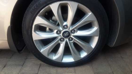 Hyundai Sonata 2012 mag rims wanted