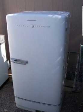 I am Looking for Antique vintage fridge to buy