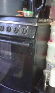 I am selling 4 plate gas stove