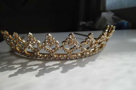 I am selling a Tiara urgently.