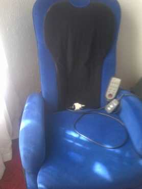 I joy massage chair including leg massager