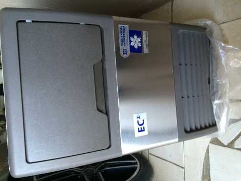 Ice maker machine