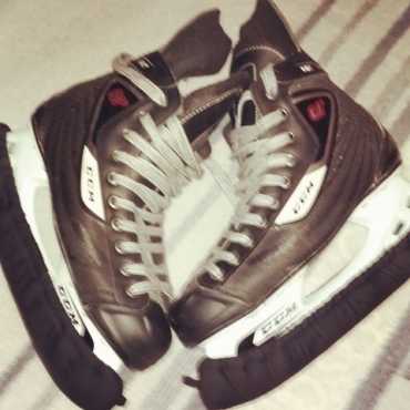 ICE SKATES FOR SALE