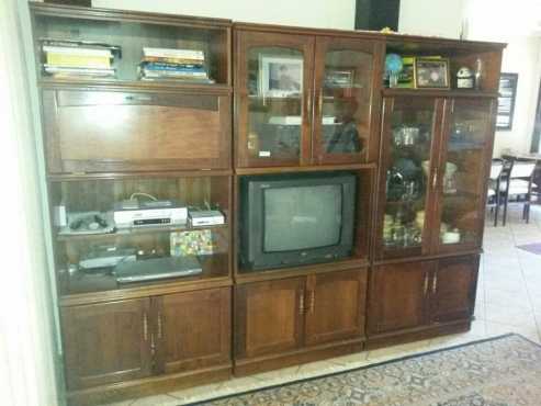 IMBUA WALL UNIT