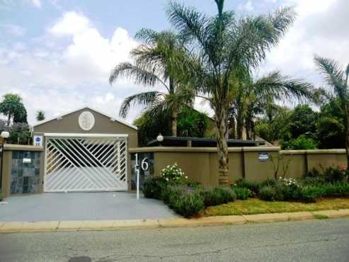 Immaculate 4 Bedroom family  house in Constantia Kloof