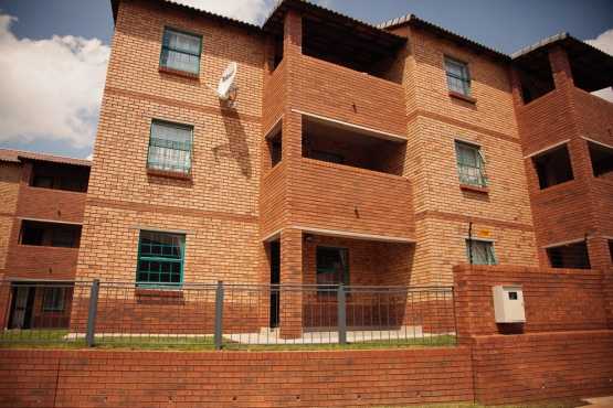 Immediate occupation 2bedroom flat to rent in Pta West