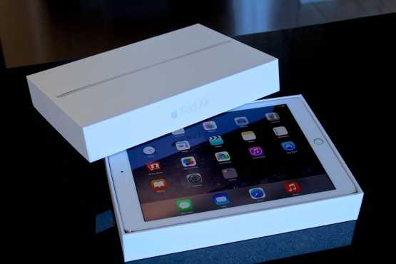 In box, Brand-new Latest White iPad Mini 4... 16gb with leather pouch 4G LTE amp WiFi for Sale...