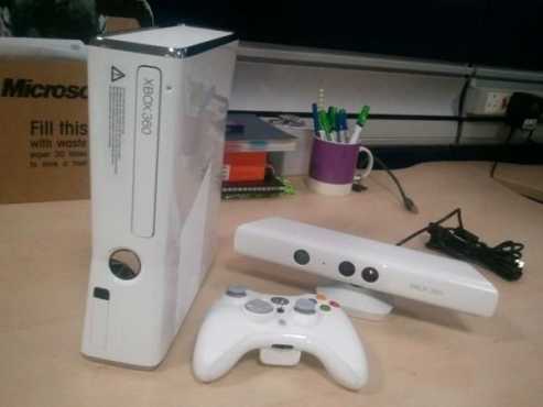 In Box, Like Brandnew Superslimeline Xbox 360 Pearl White Edition with Pearl Kinect amp 5 Kinect games