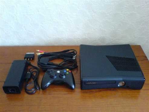 In mint condition Xbox 360 Slimline with 5 games amp 1 original controller for sale...