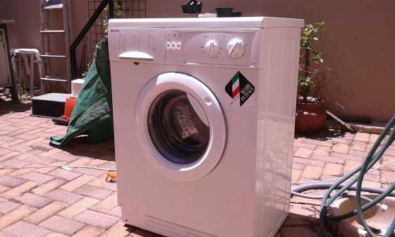 Indesit automatic washing machine