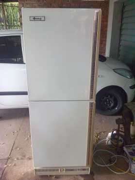 Indesit double door FREEZER (it is freezer top AND freezer bottom) in very good condition.