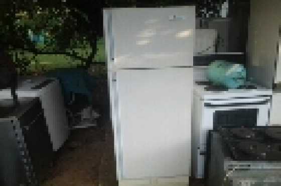 Indesit fridge freezer 300l