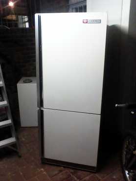 Indesit fridge freezer 505 liter white