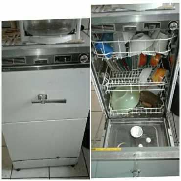 Indesit heavy duty 30 plates dishwasher