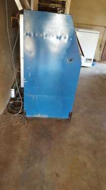 INDUSTRIAL ICE MAKER