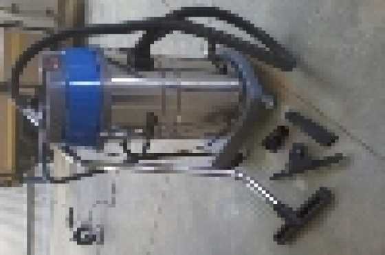 Industrial vacuum cleaners