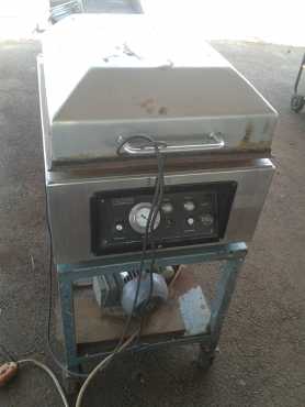 Industrial Vacuum-pack machine at give away price. Urgent sale