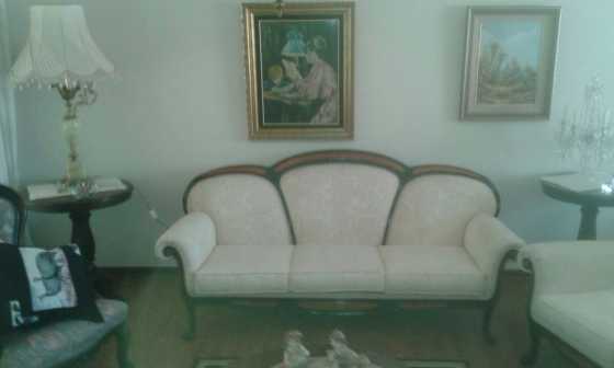 inported italian Victoria lounge suite