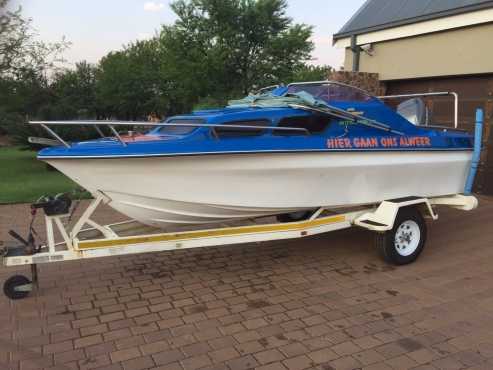 Interceptor cabin boat 85hp mariner