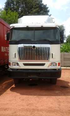 International 9800i 2006 model truck for sale