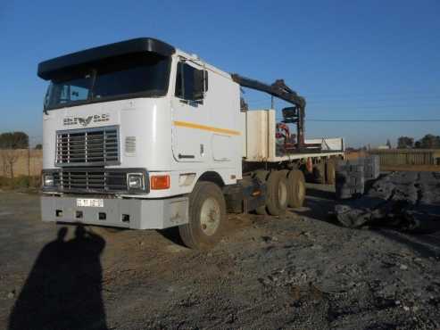 International Eagle 9800iquot. with Trailor ( tri-axel) and grab