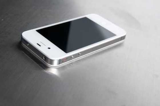 Iphone 4S white 8GB Good Condition