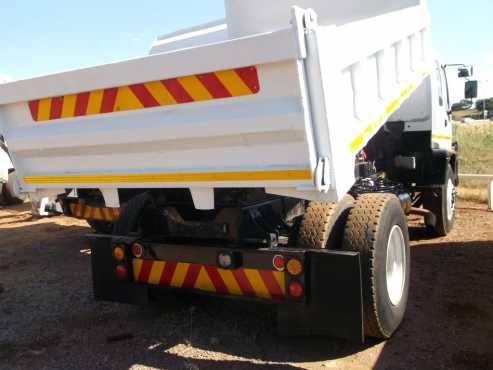 ISUZU 900 6CUB TIPPER