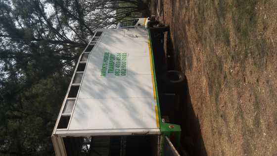 Isuzu FFR 500 2004 model 5 ton truck.
