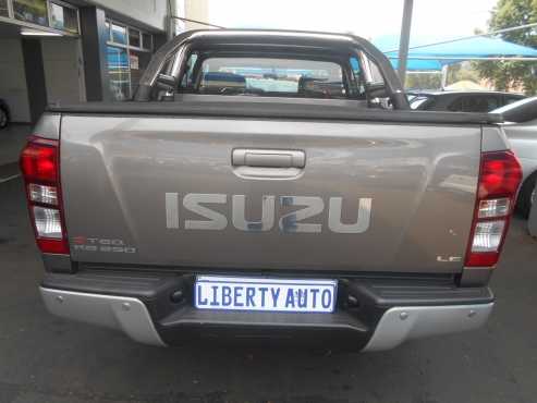 Isuzu KB 250 D-Teq Le 2013  Diesel Engine 29,535 km  Double Cab Bakkie  Manual Gear with warranty