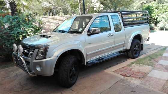 iSUZU KB 300 D TEC EXTENDED CAB