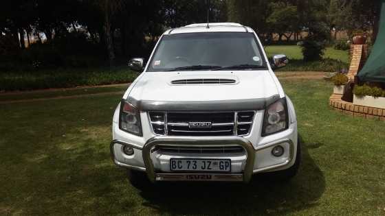 Isuzu KB 300 Dtec LX, Doublecab, With Canopy, 2011