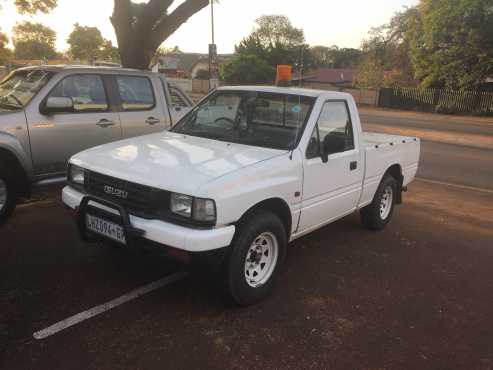 Isuzu KB200