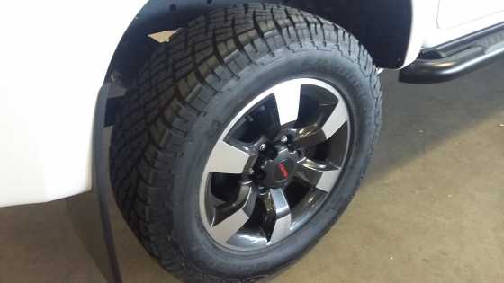 Isuzu KB250 D-TEQ X-Rider DC 4x2