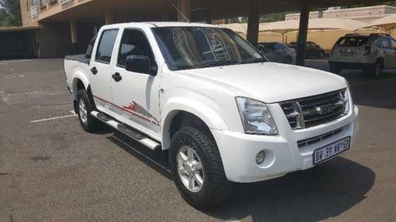 Isuzu KB250 Double Cab ( KB 72 ) D-TEQ 4X2 with diff-lock