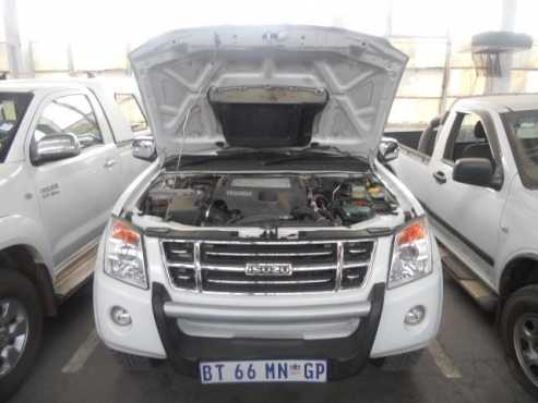 Isuzu KB300 Double Cab Dteq Lx 2010 Model