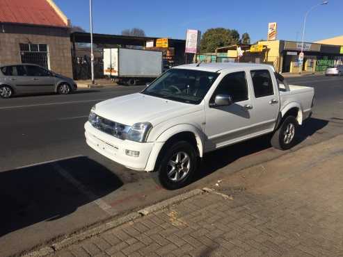 Isuzu KB300 LX