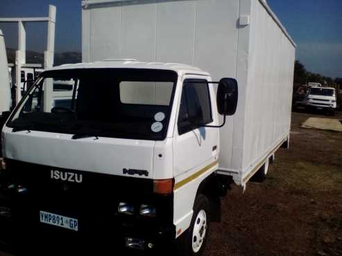 Isuzu NPR close body