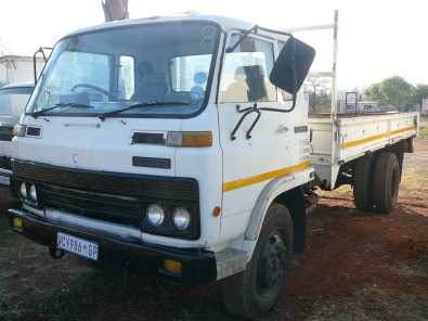 ISUZU SBR422B DROPSIDE TRUCK