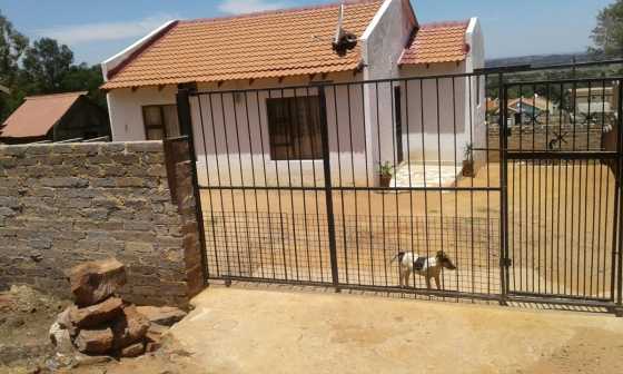 its a 2 bedroim house,dinning room,kitchen, separate toilet and bathroom.