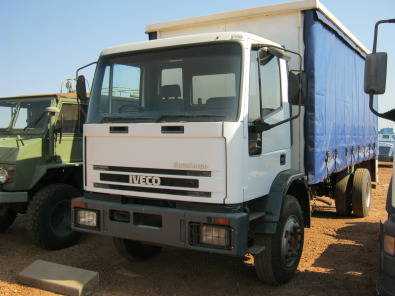 Iveco,white,taut liner