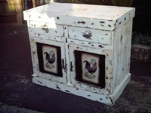 Ivory Distressed Kitchen Cupboard (1100x880)