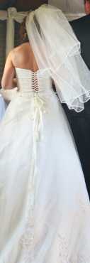 Ivory Wedding gown for sale
