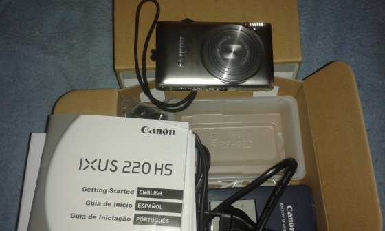 ixus Canon camera