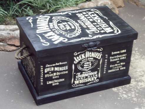 Jack Daniels Pine Trunk (840x555x500)