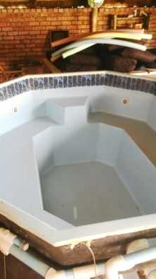 Jacuzzi 10-12 Seater