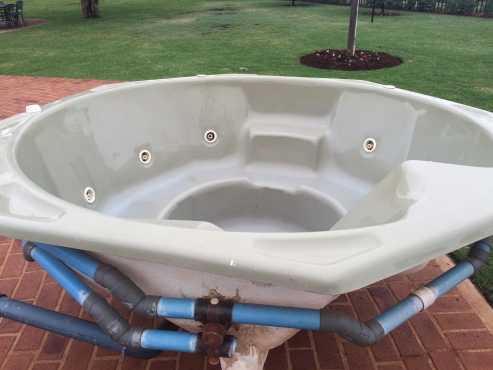 Jacuzzi- 6 seater