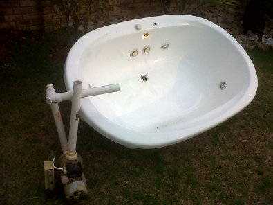 Jacuzzi Bath For Sale - Motor Included - Excellent